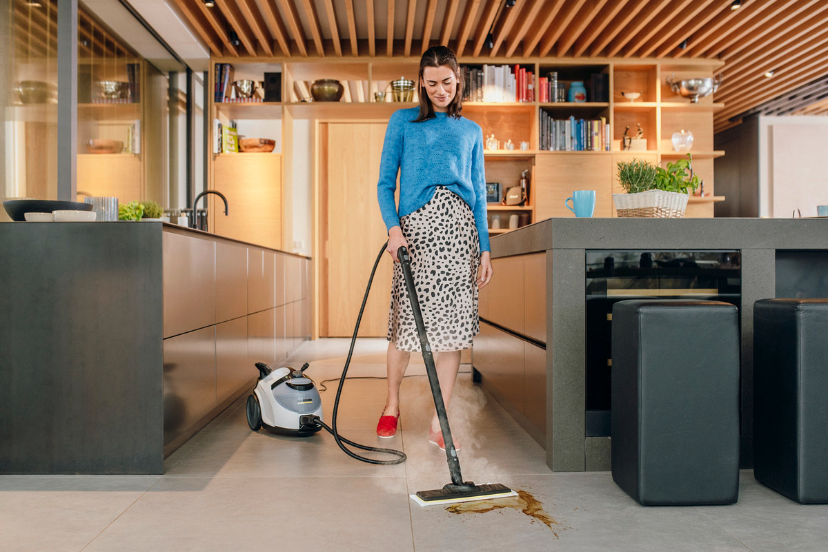 Kärcher SC 5 EasyFix Steam Cleaner with hot water connection, steam pressure: 4.2 bar, heating time: 3 min, area: approx. 150 m², tank: 0.5 l + 1.5 l, incl. floor cleaning set EasyFix and nozzles, Brand New - Image 4