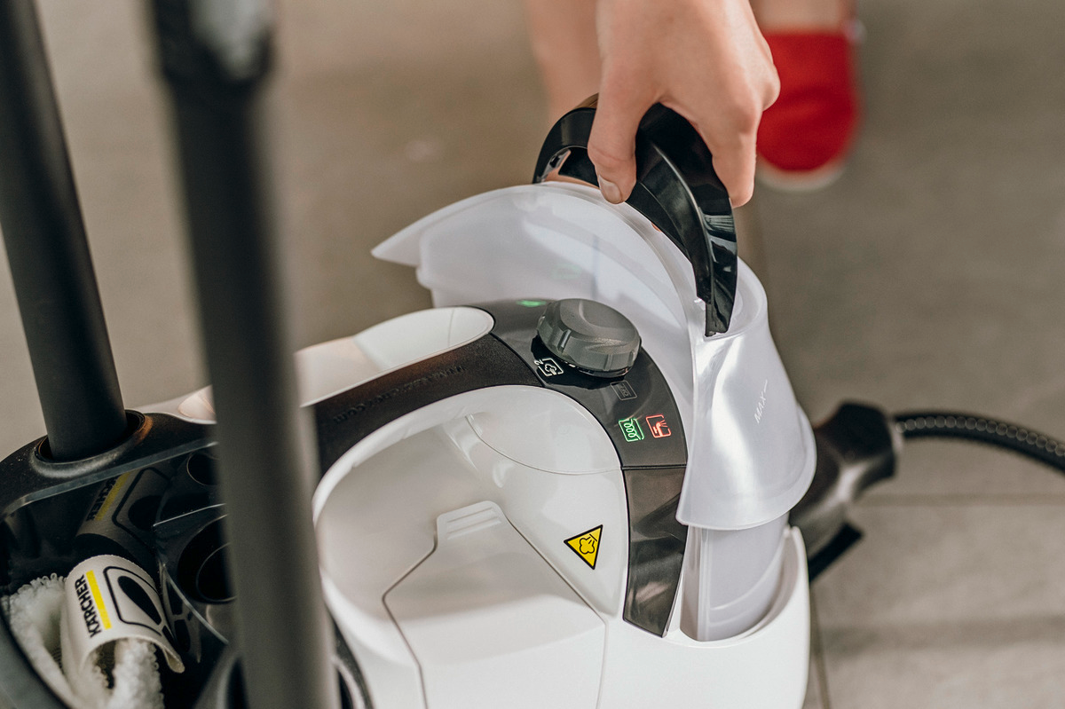 Kärcher SC 5 EasyFix Steam Cleaner with hot water connection, steam pressure: 4.2 bar, heating time: 3 min, area: approx. 150 m², tank: 0.5 l + 1.5 l, incl. floor cleaning set EasyFix and nozzles, Brand New - Image 3
